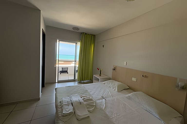 Flat para 3 Pessoas com Varanda e Vista para o Mar